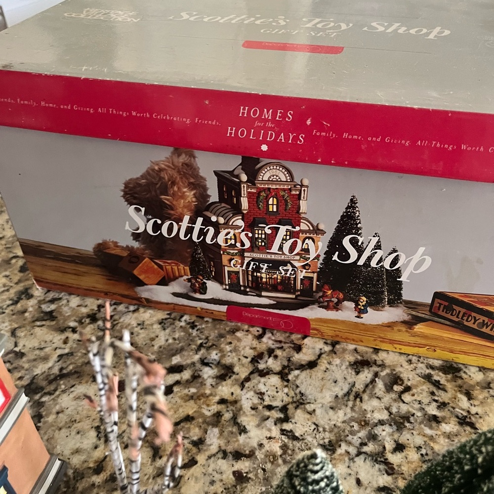 Department 56 Christmas in the city Scottie’s Toy Shop 1998